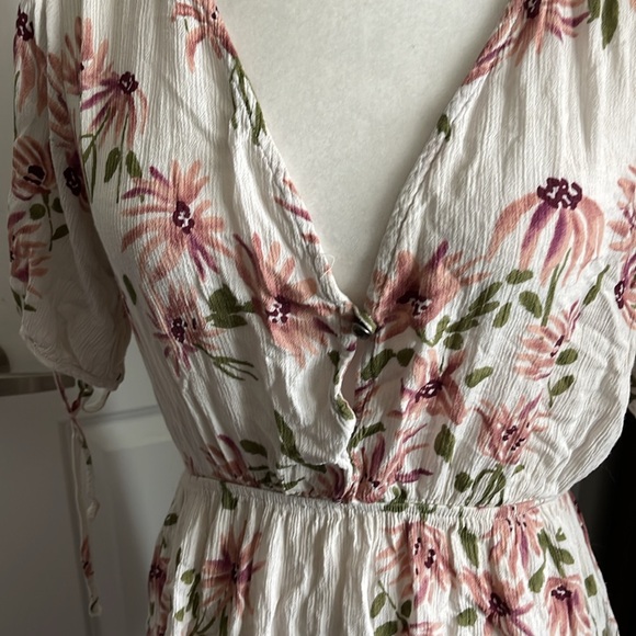 cute floral beachy short sleeve dress - Picture 2 of 6